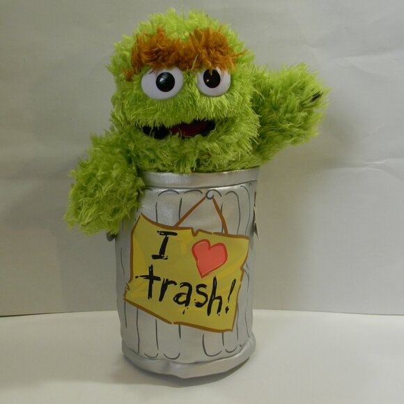 Sesame Street Plush Oscar The Grouch Stuffed Animal “I Love Trash” Can 13” - Picture 1 of 8